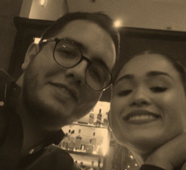 Jocelyn Denisse y Luis Humberto en una cena